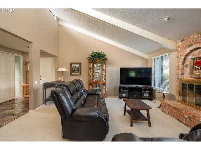 $530,000 | 2014 Northeast 148th Place, Portland, OR 97230