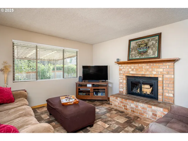 $530,000 | 2014 Northeast 148th Place, Portland, OR 97230