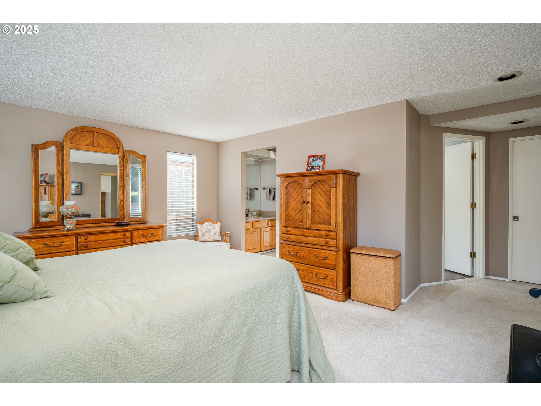 2014 Northeast 148th Place Portland, OR 97230 - Photo 29 of 43