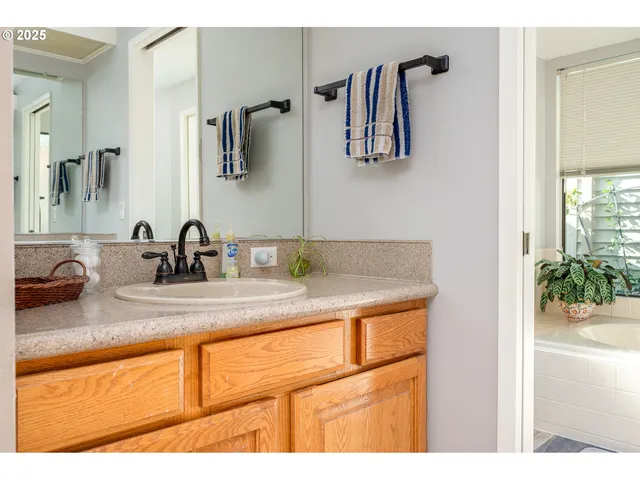 $530,000 | 2014 Northeast 148th Place, Portland, OR 97230