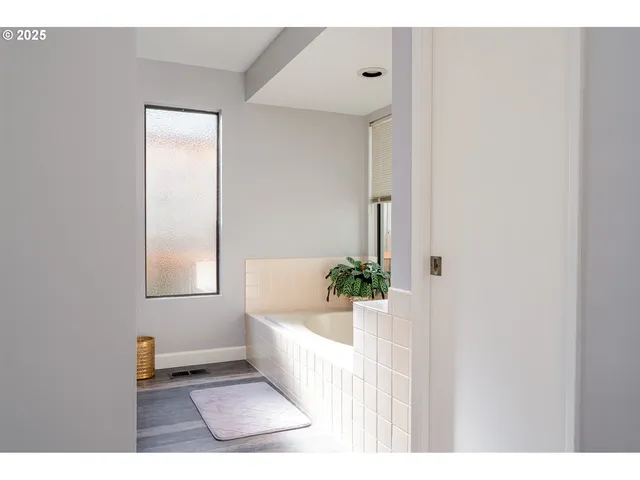 $530,000 | 2014 Northeast 148th Place, Portland, OR 97230