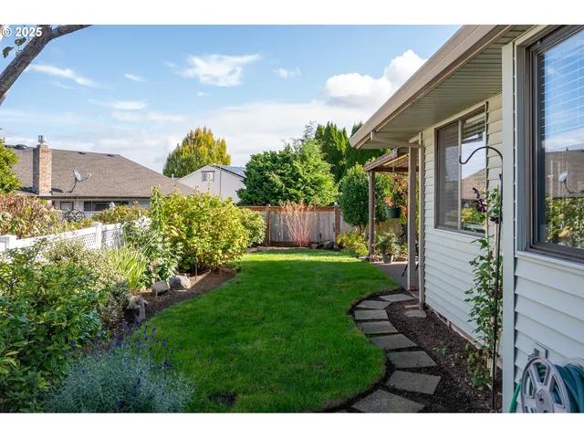 $530,000 | 2014 Northeast 148th Place, Portland, OR 97230