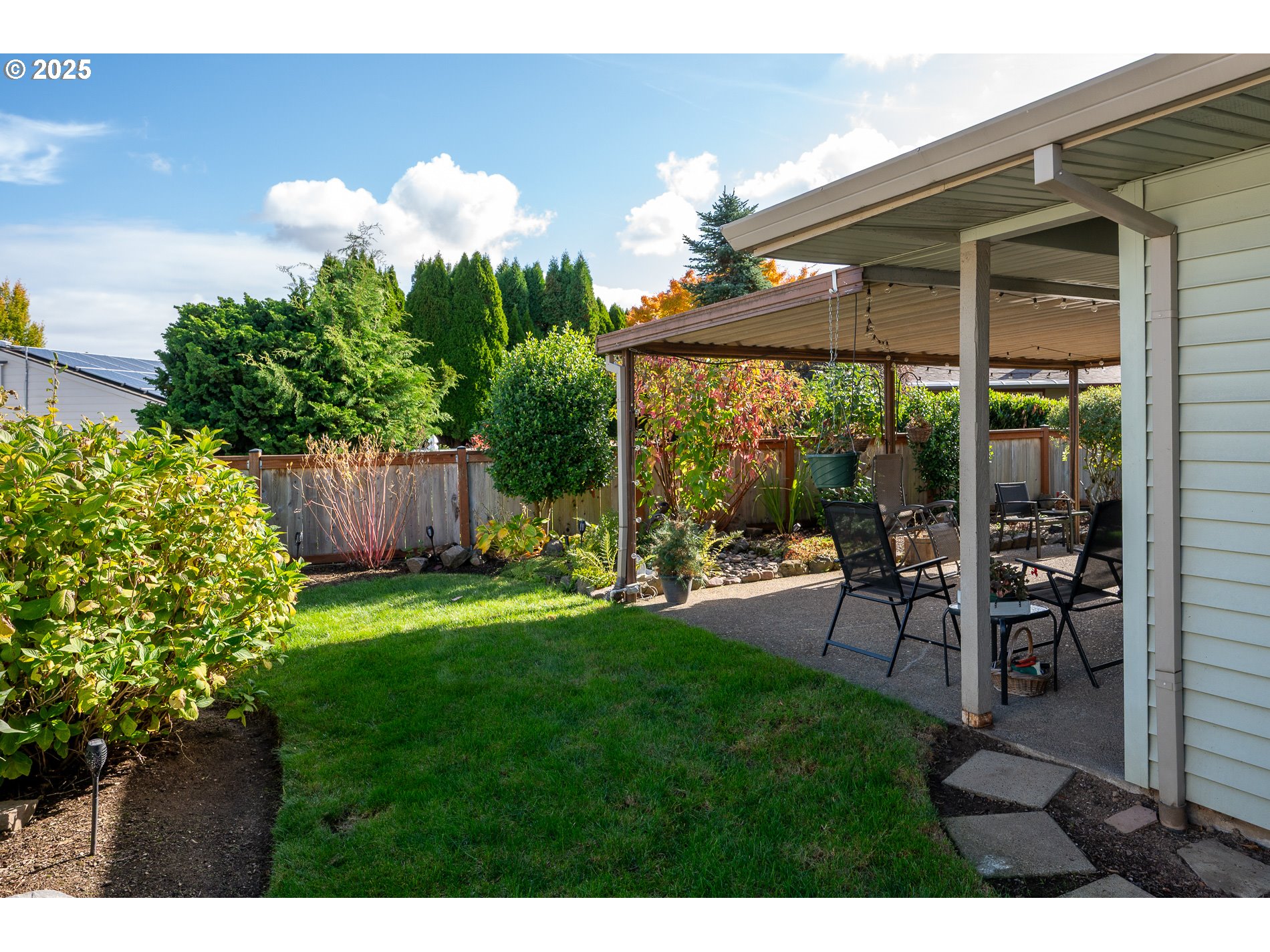 2014 Northeast 148th Place Portland, OR 97230 - Photo 37 of 43