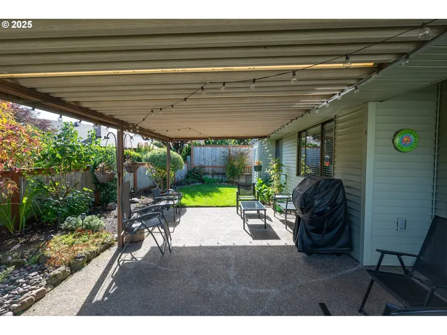 $530,000 | 2014 Northeast 148th Place, Portland, OR 97230