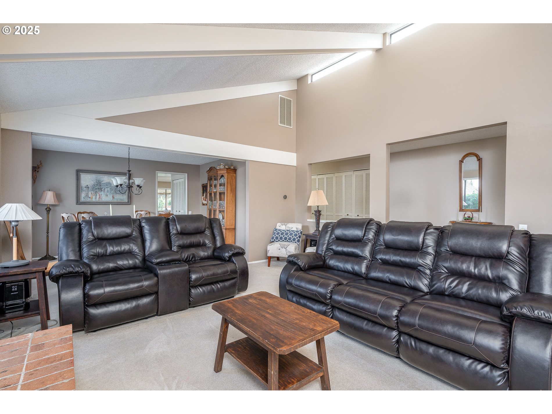 2014 Northeast 148th Place Portland, OR 97230 - Photo 7 of 43