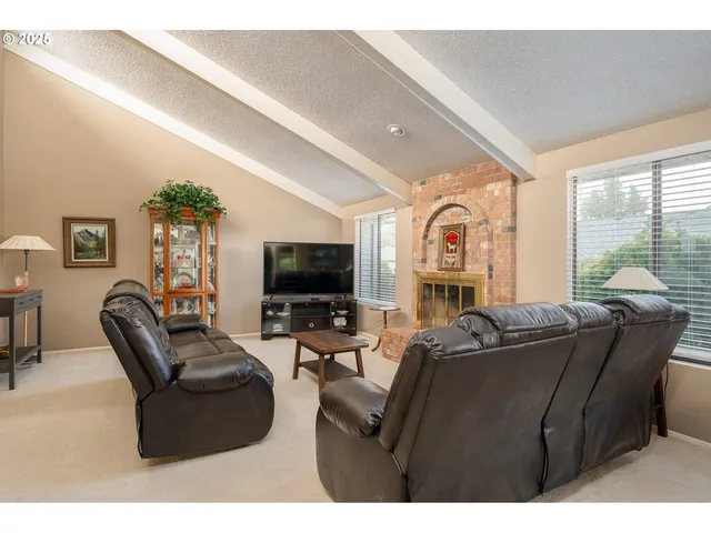 $530,000 | 2014 Northeast 148th Place, Portland, OR 97230