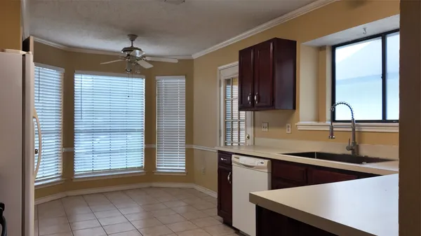 $2,000 | 12331 Yarmont Way, Austin, TX 78753