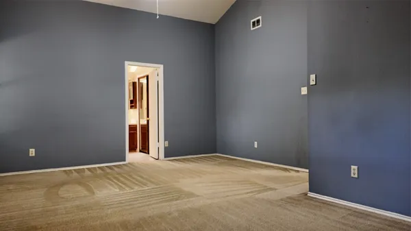 $2,000 | 12331 Yarmont Way, Austin, TX 78753