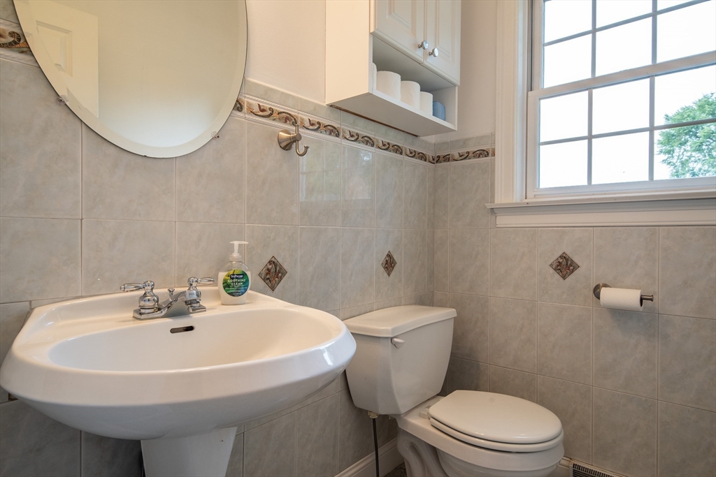 23 Summerfield Road Amherst, MA 01002 - Photo 22 of 42