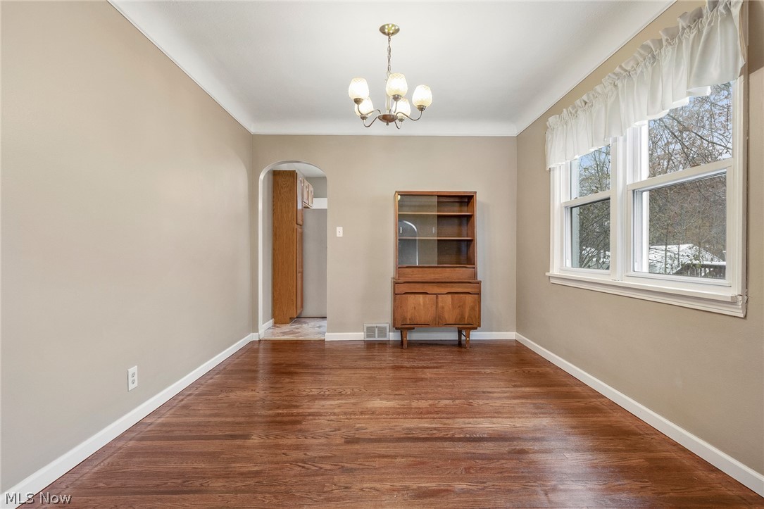 1104 Gordon Road Lyndhurst, OH 44124 - Photo 6 of 29