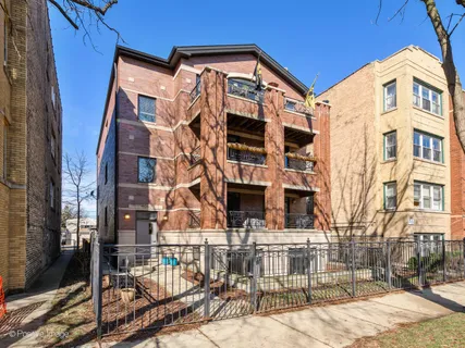$649,000 | 4040 North Mozart Street, Unit 2, Chicago, IL 60618