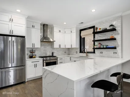 $649,000 | 4040 North Mozart Street, Unit 2, Chicago, IL 60618