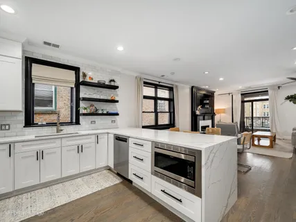 $649,000 | 4040 North Mozart Street, Unit 2, Chicago, IL 60618