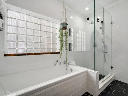 $649,000 | 4040 North Mozart Street, Unit 2, Chicago, IL 60618