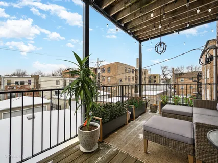 $649,000 | 4040 North Mozart Street, Unit 2, Chicago, IL 60618