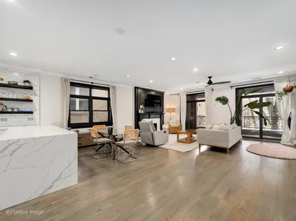 $649,000 | 4040 North Mozart Street, Unit 2, Chicago, IL 60618