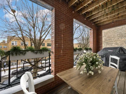 $649,000 | 4040 North Mozart Street, Unit 2, Chicago, IL 60618