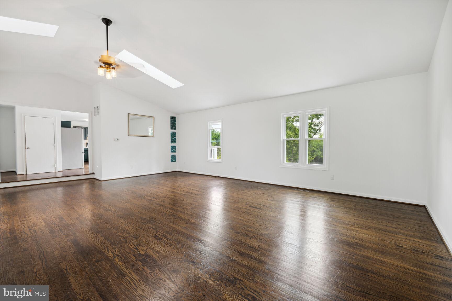 15201 Montevideo Road Poolesville, MD 20837 - Photo 5 of 35 Great Room