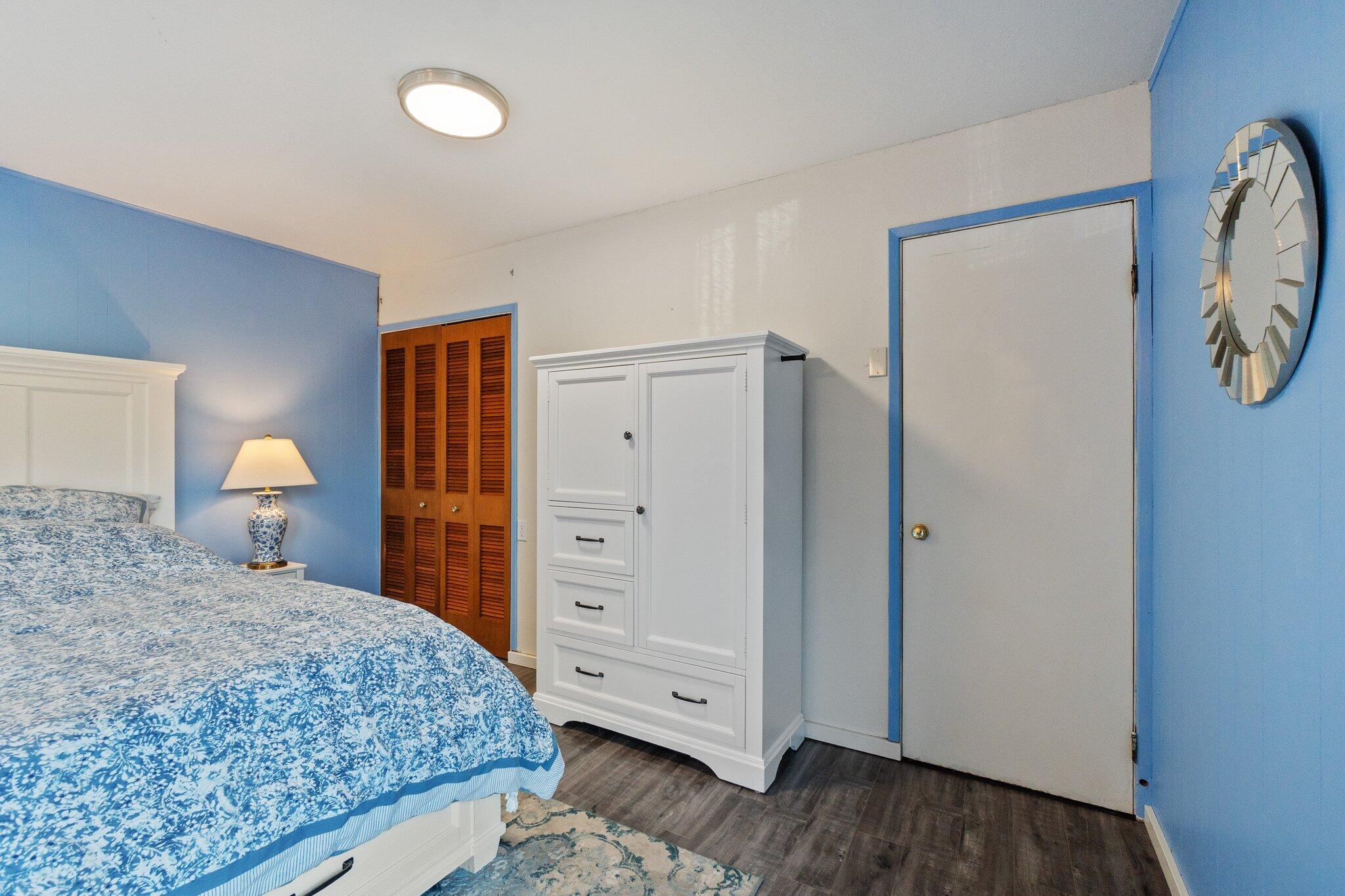 686 Coronado Street Redding, CA 96003 - Photo 21 of 39 a bedroom with a bed and a view of bedroom