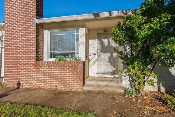 $335,000 | 686 Coronado Street, Redding, CA 96003