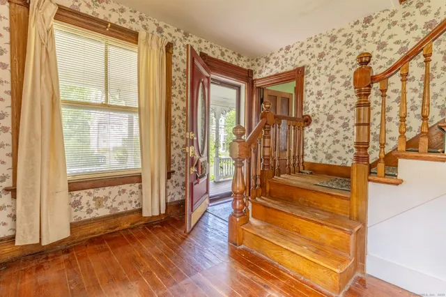 $210,000 | 14 Main Street, East Hampton, CT 06424