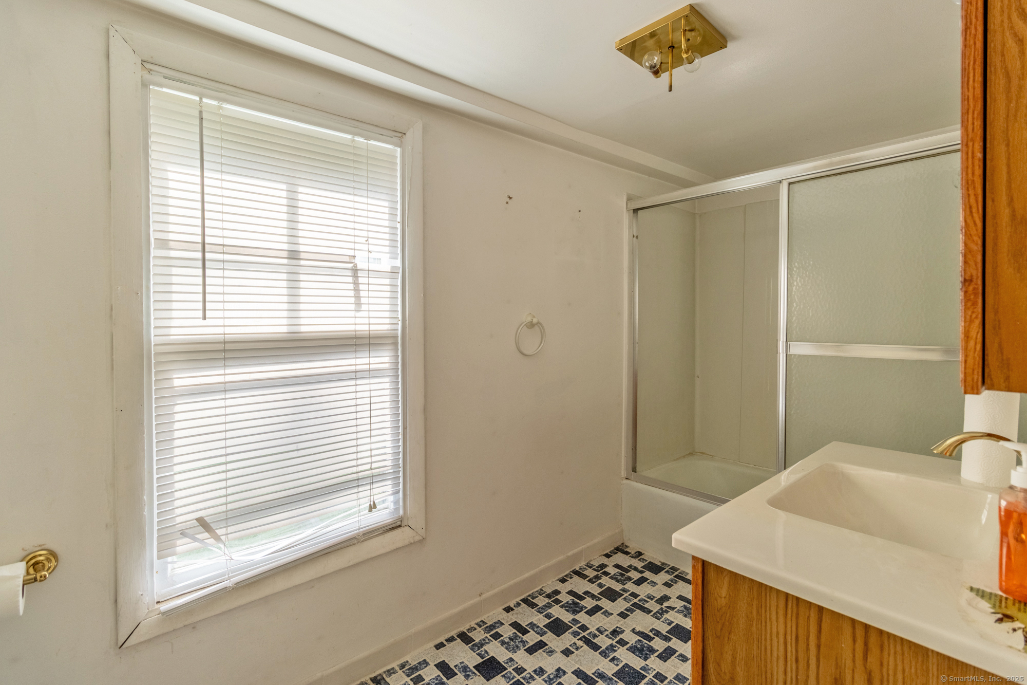 14 Main Street East Hampton, CT 06424 - Photo 15 of 33