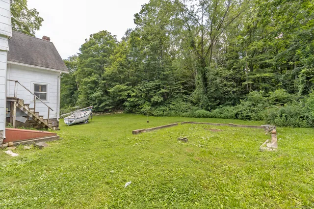 $210,000 | 14 Main Street, East Hampton, CT 06424