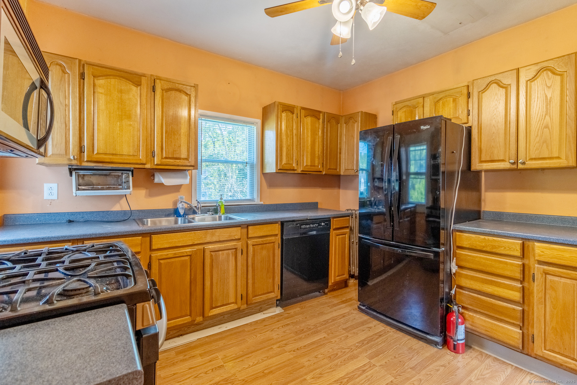 14 Main Street East Hampton, CT 06424 - Photo 10 of 33