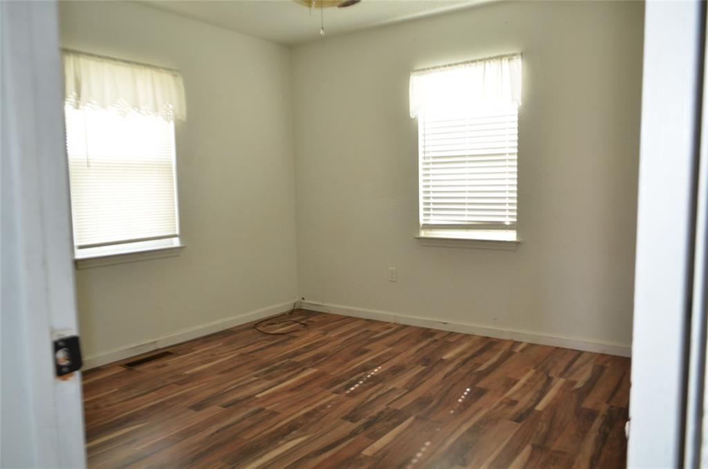 7331 Taylor Ranch Loop Kaufman, TX 75142 - Photo 29 of 34 an empty room with a window