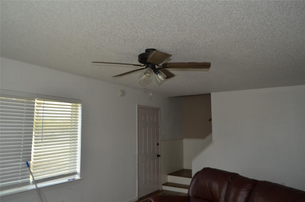 7331 Taylor Ranch Loop Kaufman, TX 75142 - Photo 30 of 34 a view of a hallway with closet