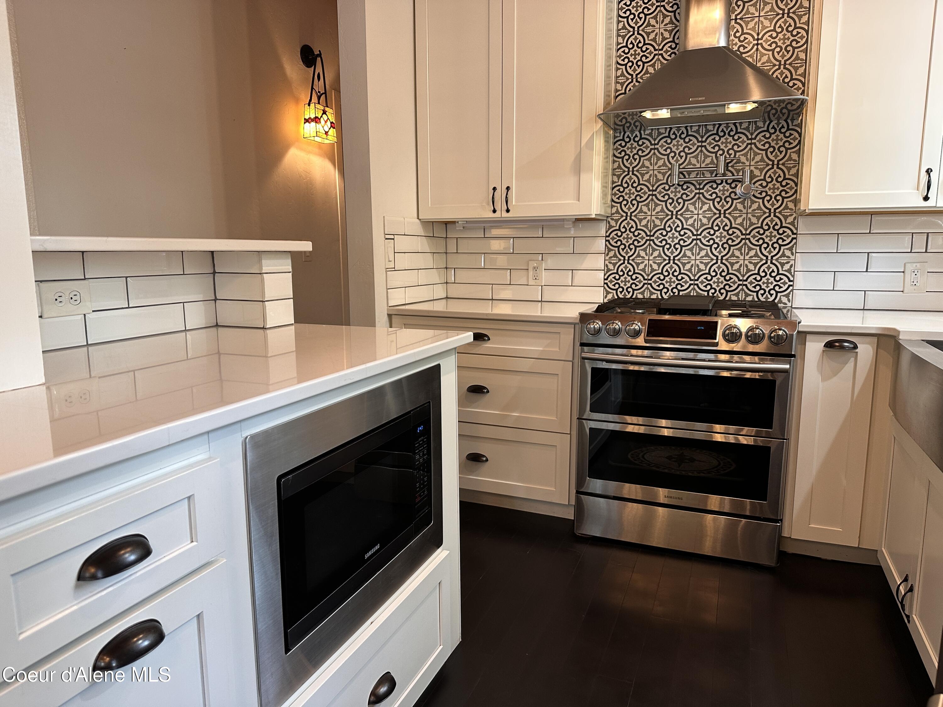 2727 Selkirk Road Sandpoint, ID 83864 - Photo 14 of 68 KitchenFromDining