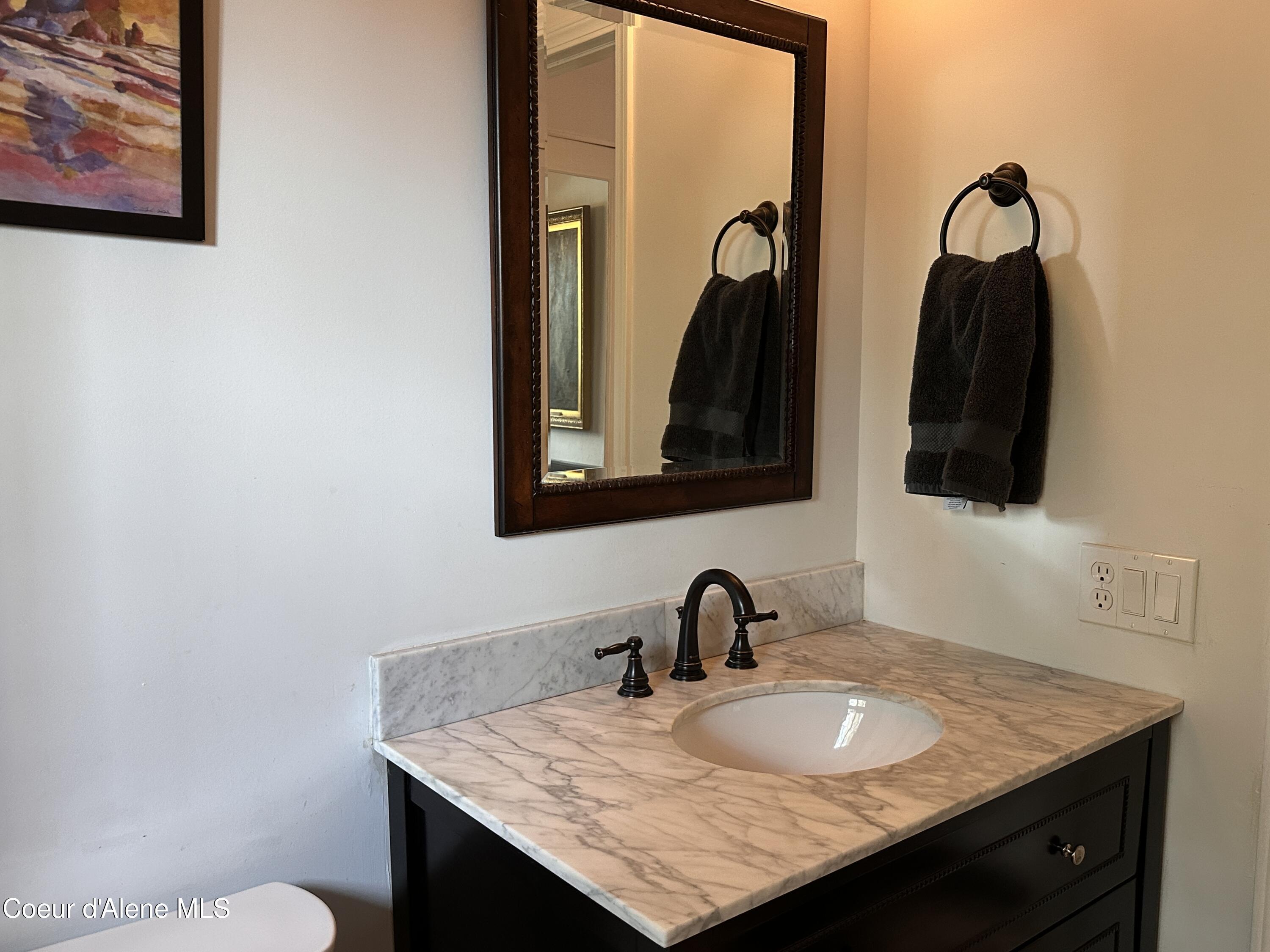 2727 Selkirk Road Sandpoint, ID 83864 - Photo 22 of 68 BathVanity