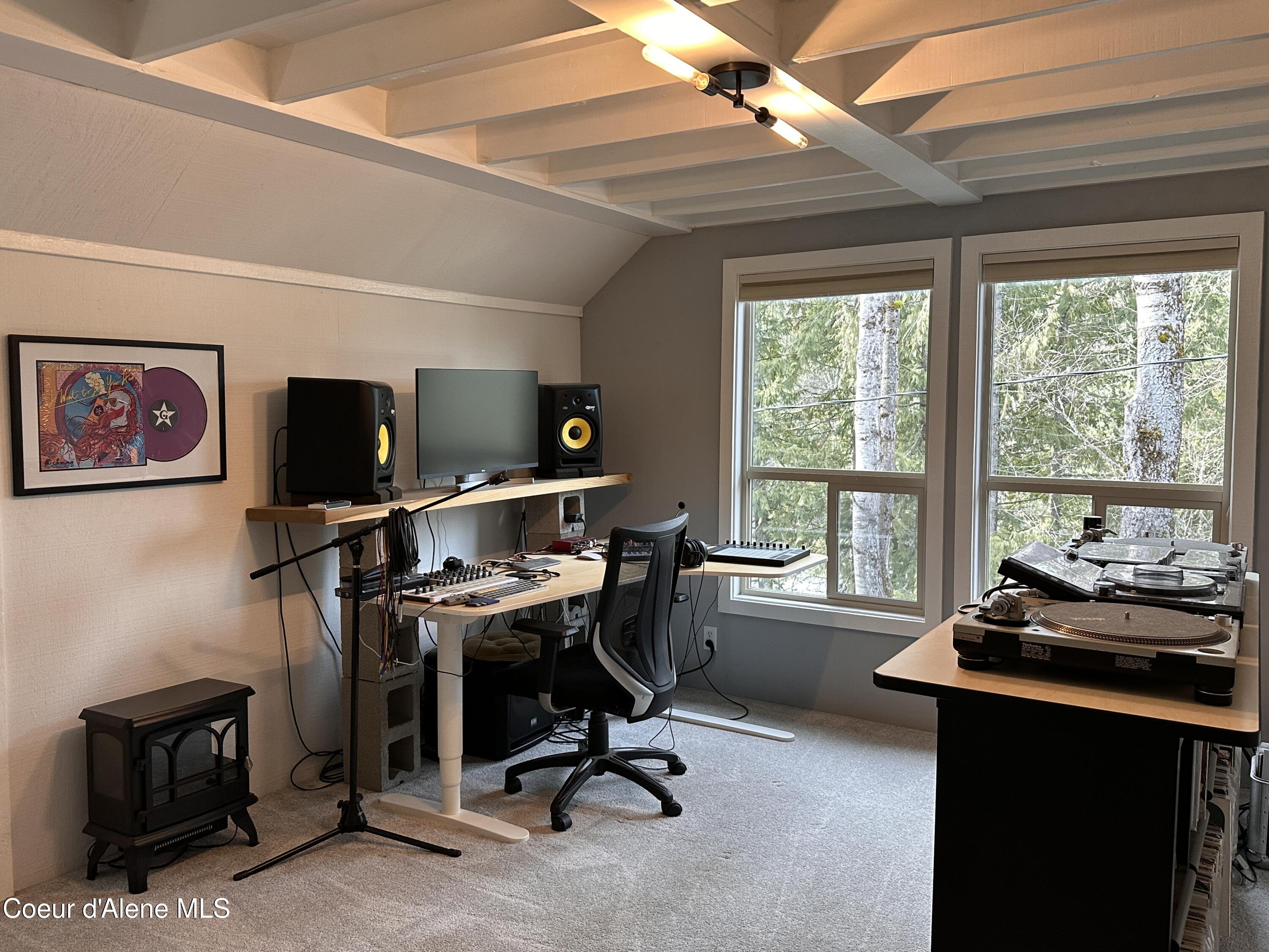 2727 Selkirk Road Sandpoint, ID 83864 - Photo 25 of 68 OpenLoftfromStair