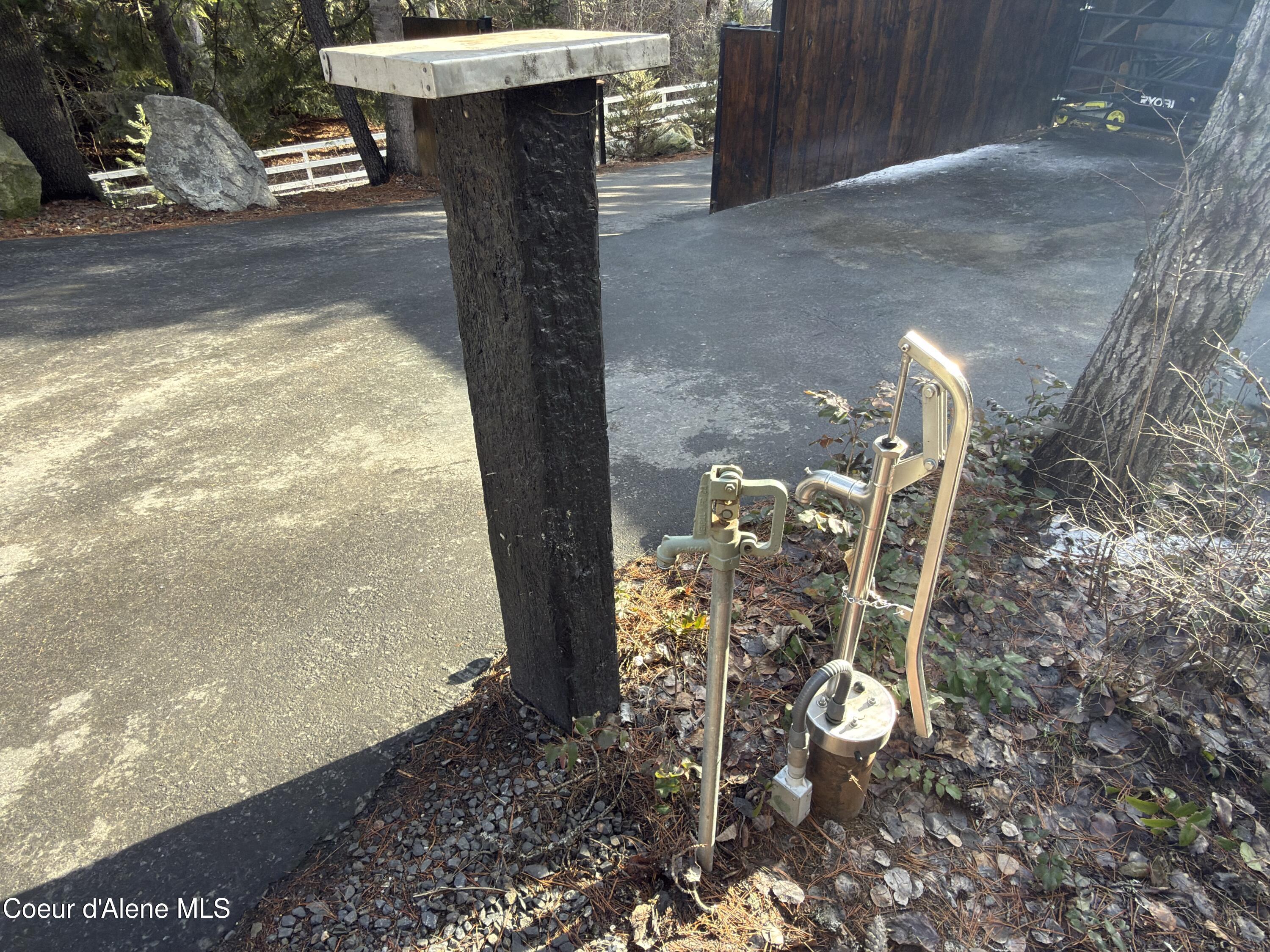 2727 Selkirk Road Sandpoint, ID 83864 - Photo 45 of 68 FrostFreePump