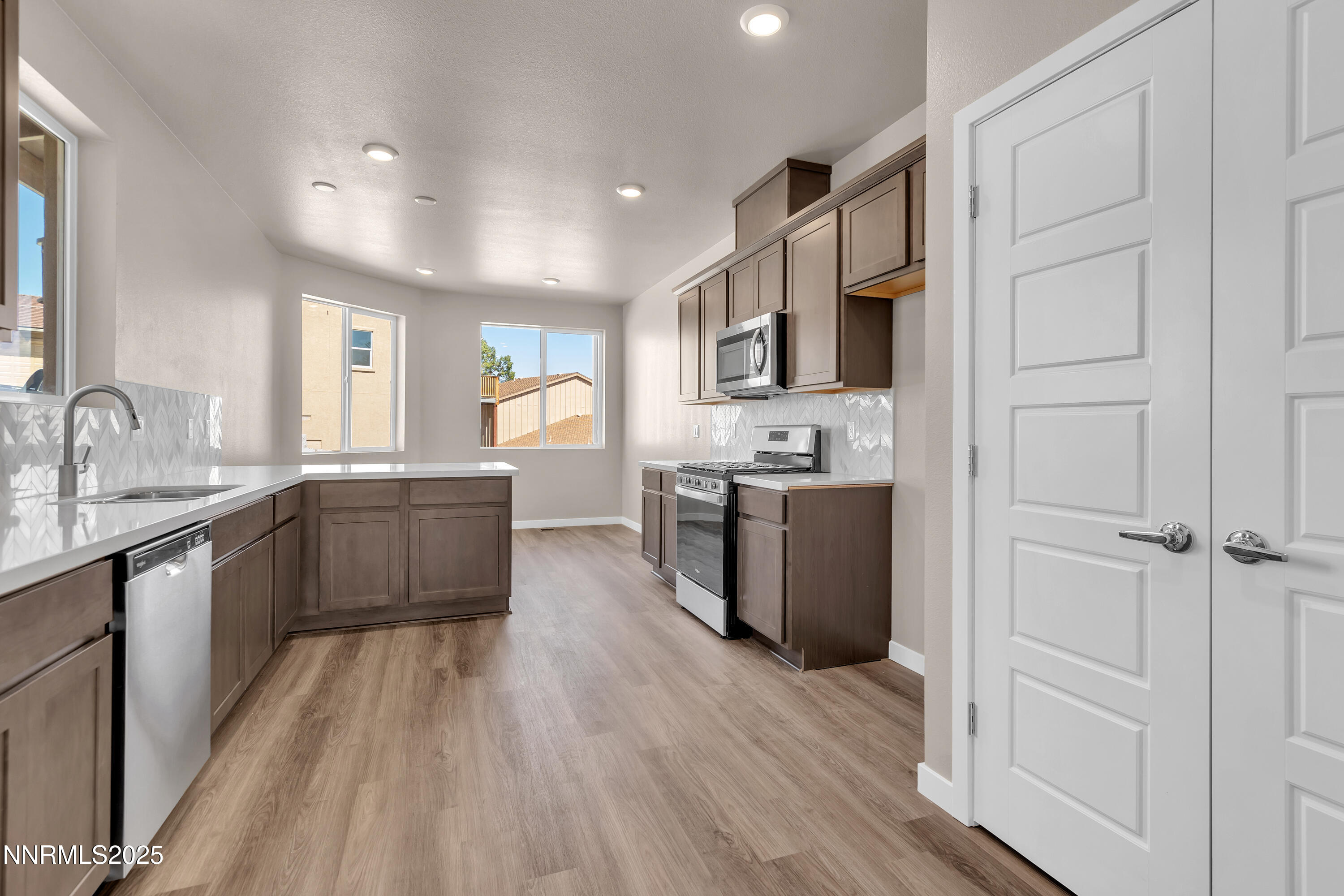 1466 Copper Point Circle Reno, NV 89519 - Photo 8 of 32 Copperpoint1466-011