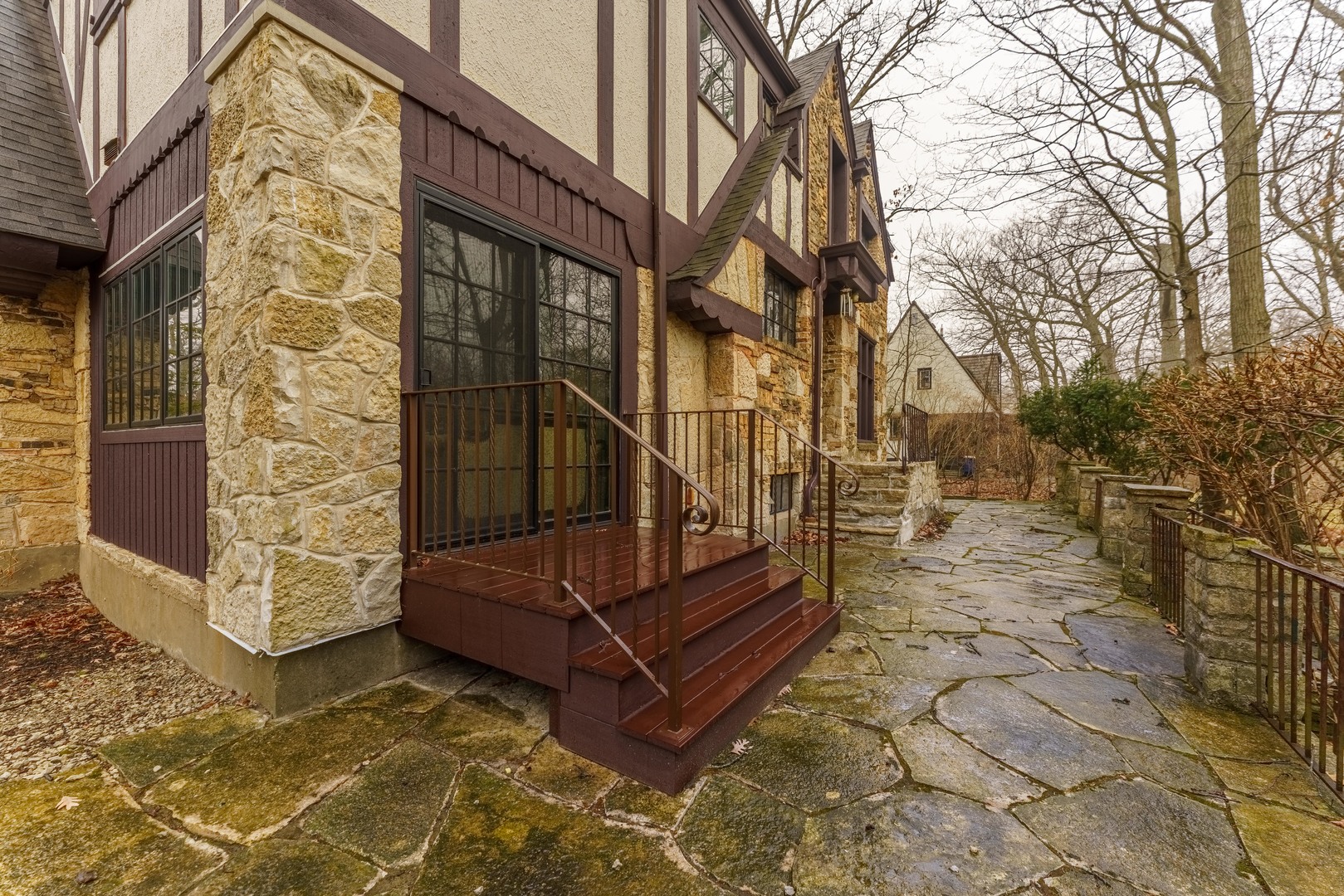 219 Woodland Road Highland Park, IL 60035 - Photo 32 of 44