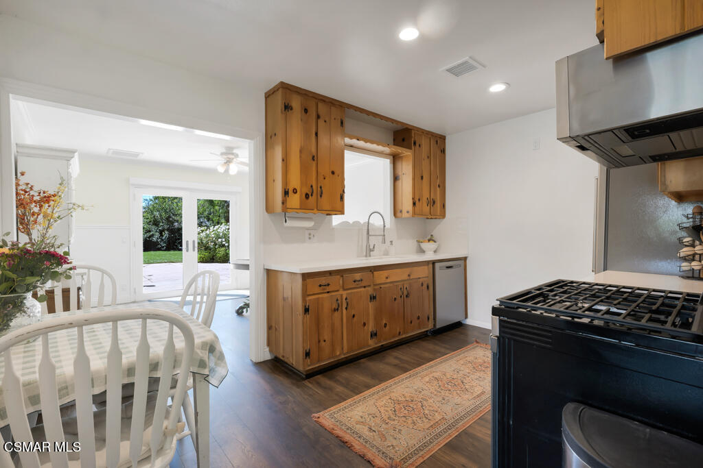 4600 Adam Road Simi Valley, CA 93063 - Photo 13 of 76 4600 Adam Rd- HsHProd-57