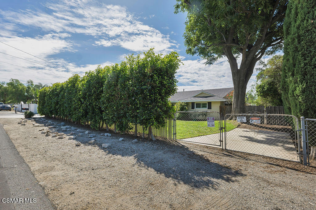 4600 Adam Road Simi Valley, CA 93063 - Photo 6 of 76 4600 Adam Rd- HsHProd-13
