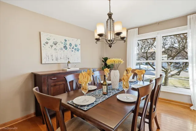 $585,000 | 725 Leslie Lane, Schaumburg, IL 60107