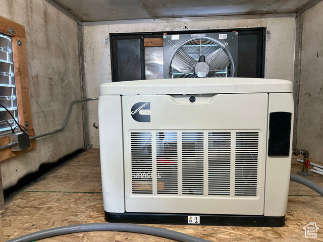 900 Altamont Road Evanston, WY 82930 - Photo 18 of 27 Detailed view of a power unit and a cooling unit