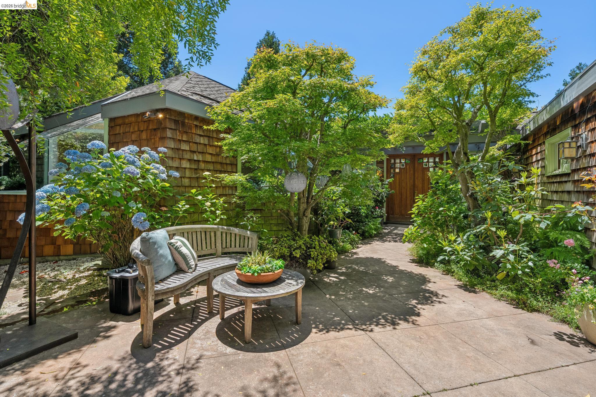 2223 Tunnel Road Oakland, CA 94611 - Photo 10 of 61