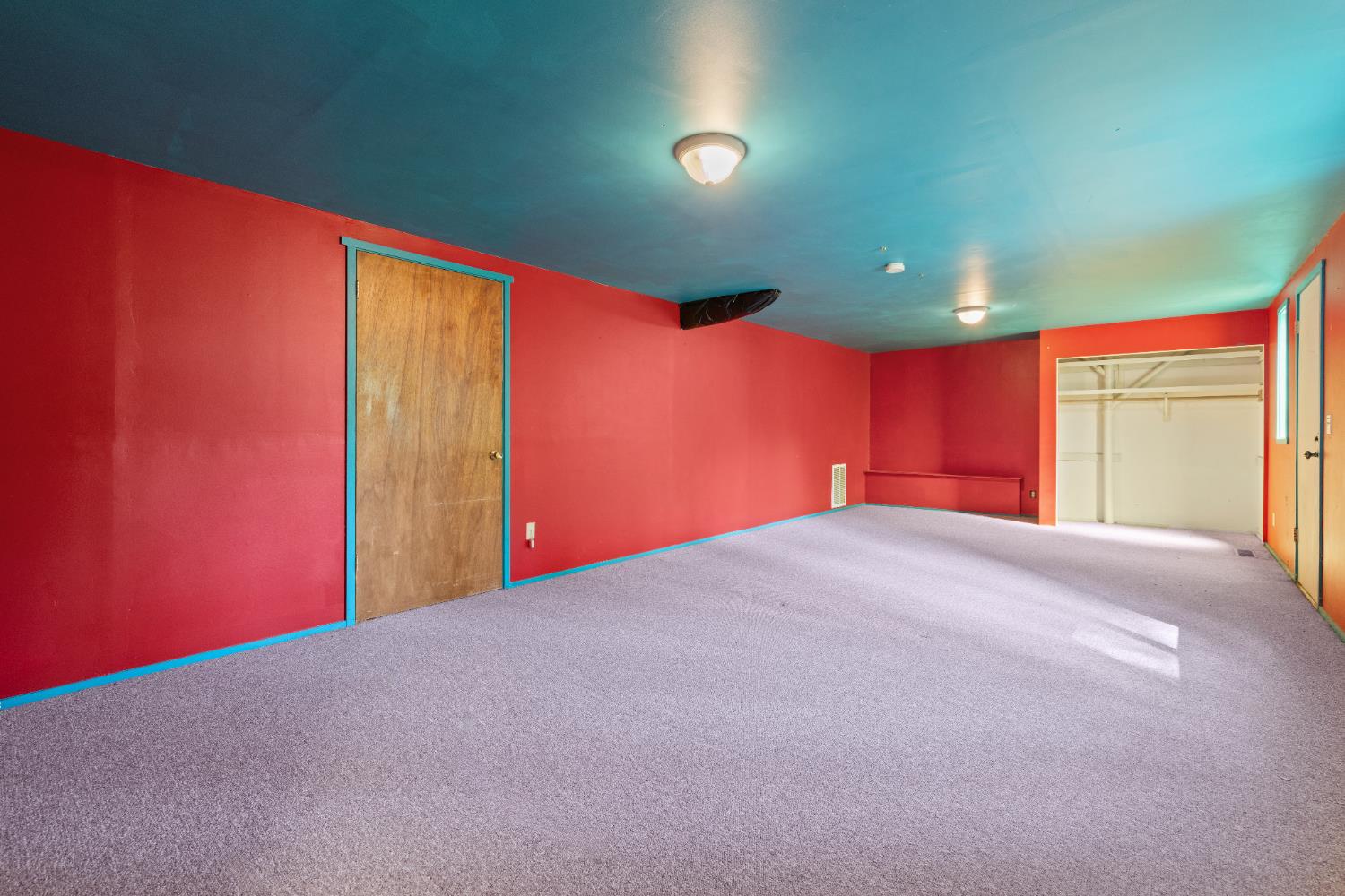 16173 Norlene Way Grass Valley, CA 95949 - Photo 20 of 25 a big room with windows