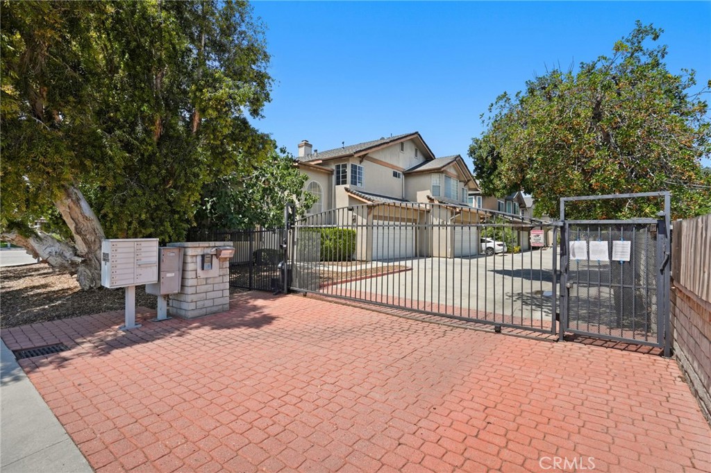 20851 Community Street, Unit 1 Winnetka, CA 91306 - Photo 3 of 29