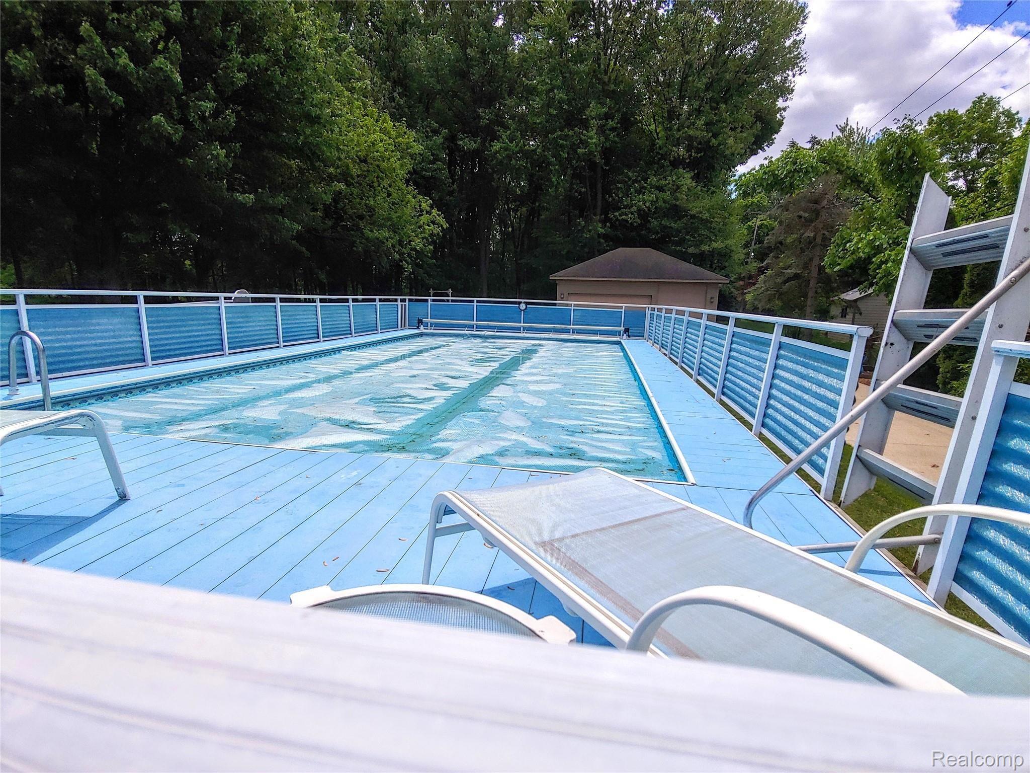 21109 Northline Road Taylor, MI 48180 - Photo 28 of 34 Above Ground Pool