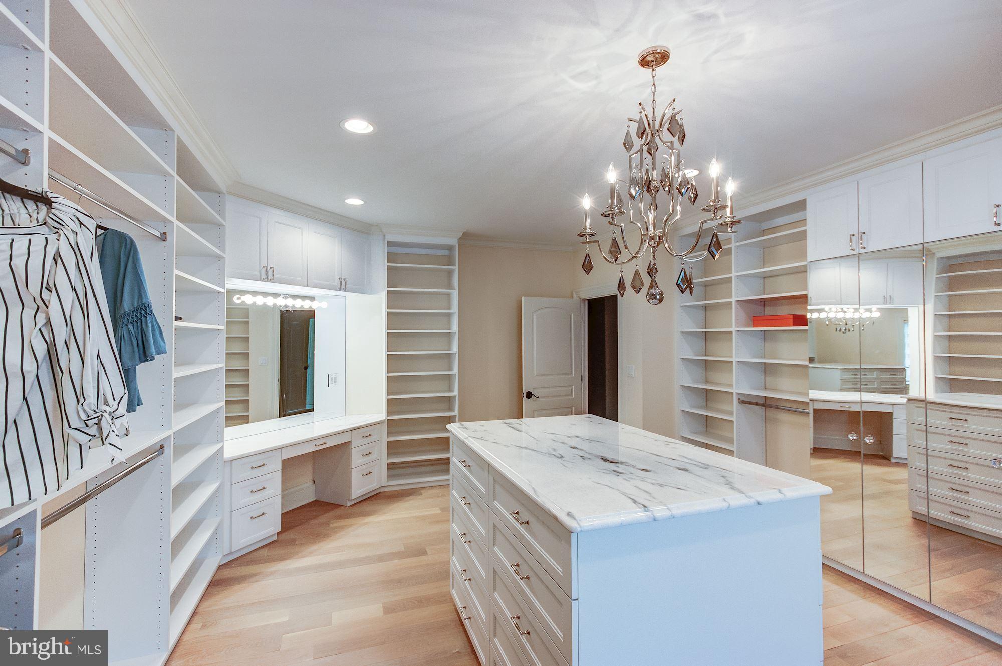 952 Towlston Road McLean, VA 22102 - Photo 22 of 32 Owner's Closet 1