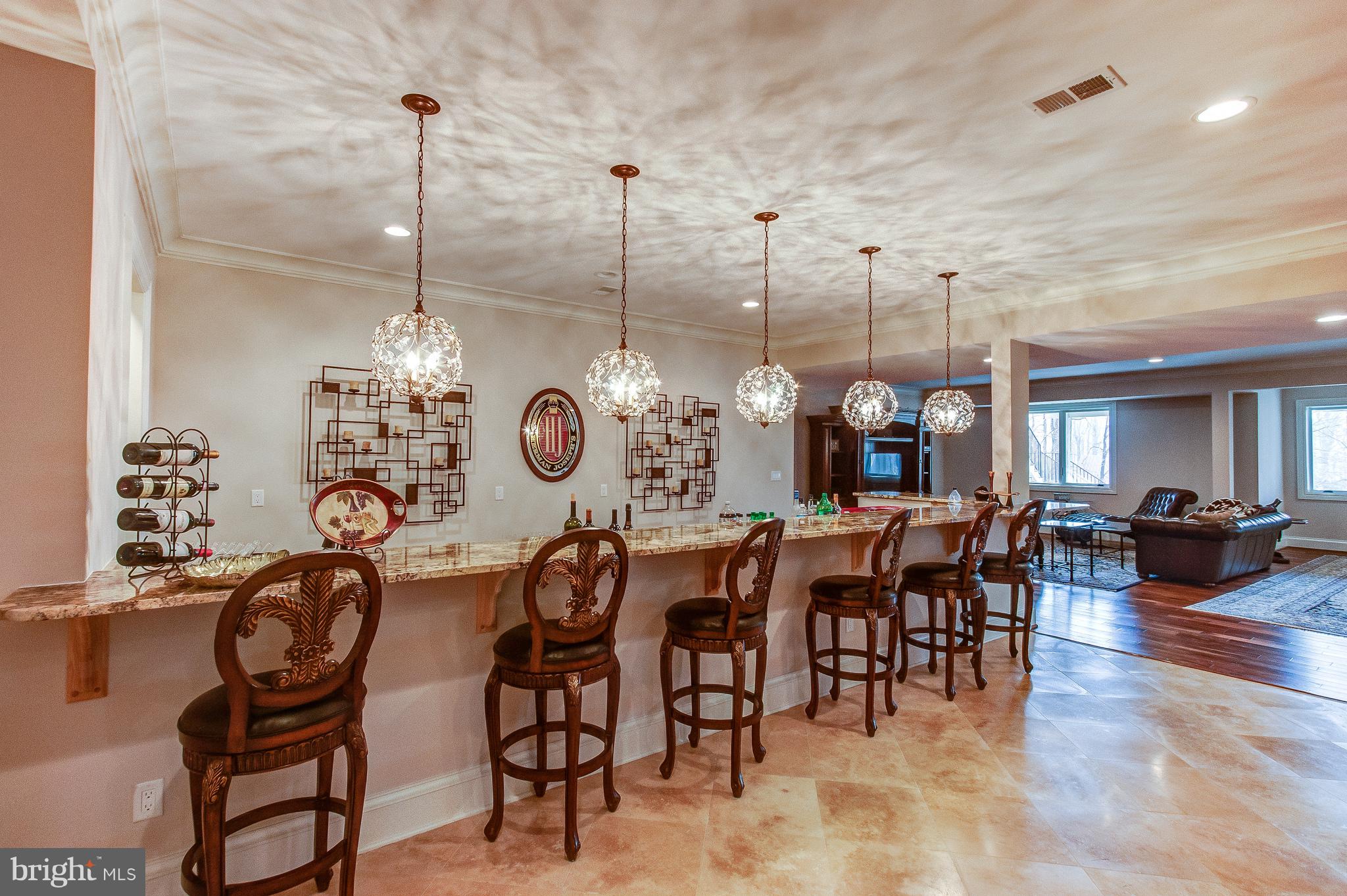 952 Towlston Road McLean, VA 22102 - Photo 26 of 32 Bar