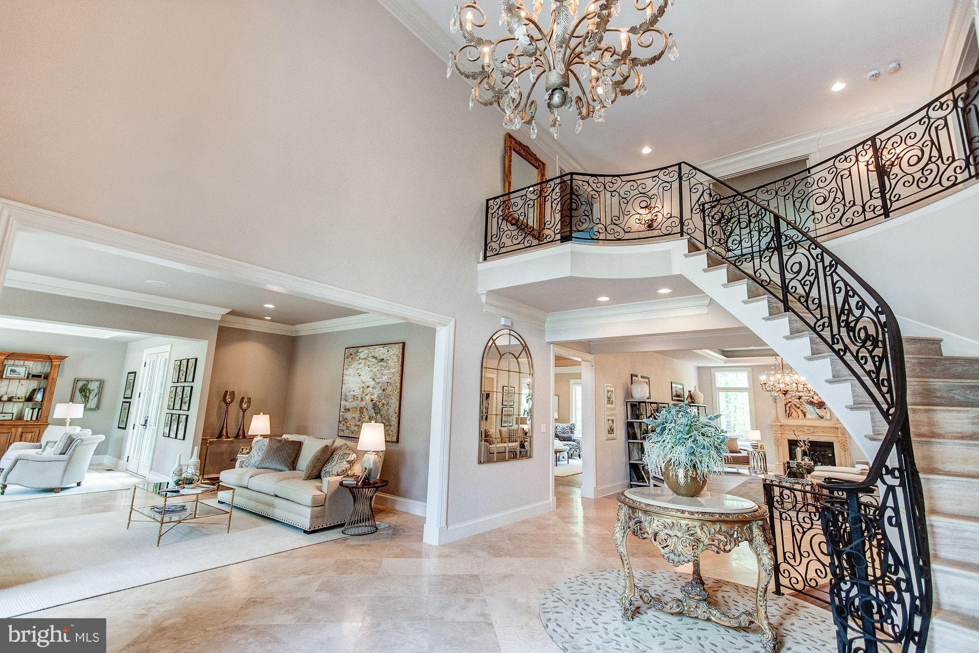 952 Towlston Road McLean, VA 22102 - Photo 5 of 32 Entry Hall