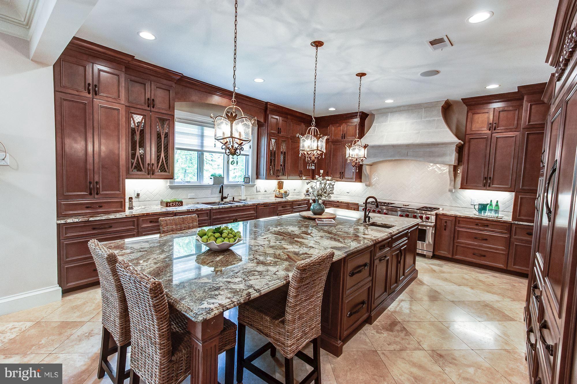 952 Towlston Road McLean, VA 22102 - Photo 10 of 32 Kitchen