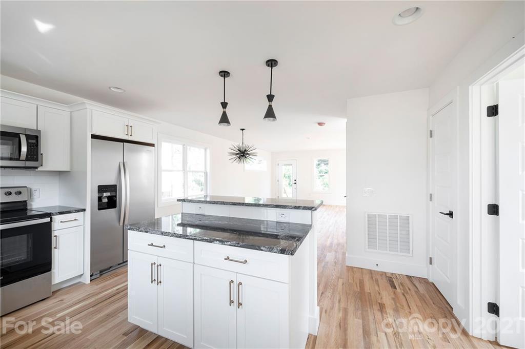 23 Busbee View Road Asheville, NC 28803 - Photo 3 of 31 Gallery Image 3