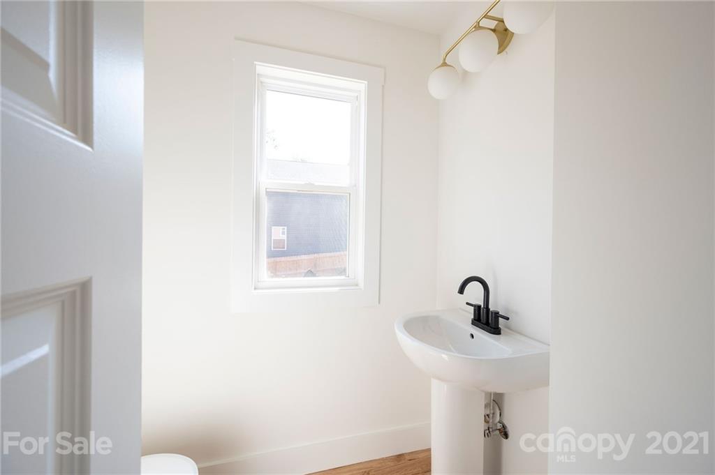 23 Busbee View Road Asheville, NC 28803 - Photo 4 of 31 Gallery Image 4